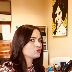 Meet your Posher, Damaris